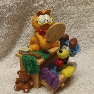 Garfield and Odie Playset -  Here's Looking At Me.Orange and Blue